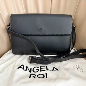 Angela Roi Hamilton Crossbody (Signet) Black Bag NWT